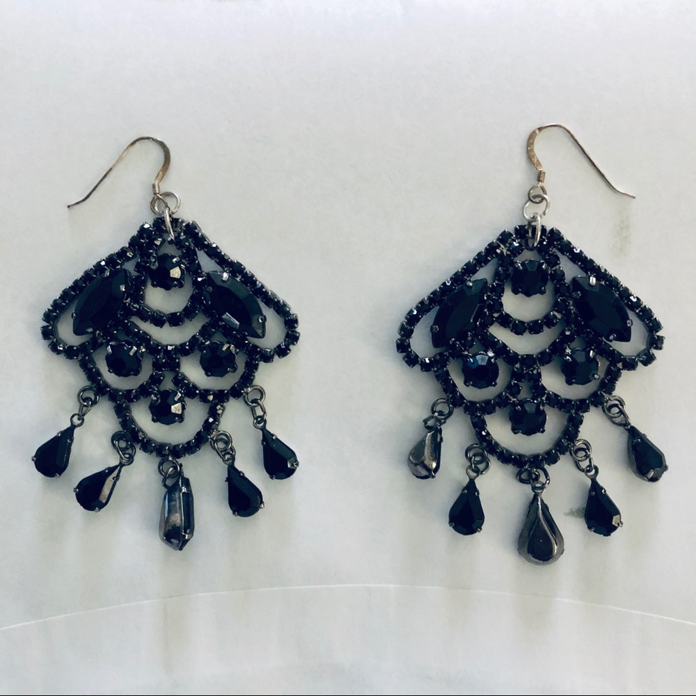 BLACK CHANDELIER EARRINGS